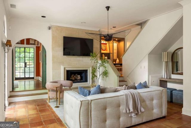 2760 Northside Drive NW, Atlanta, GA 30305