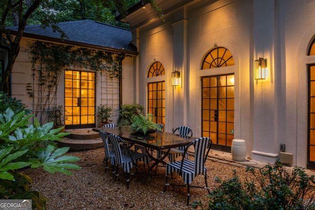 2760 Northside Drive NW, Atlanta, GA 30305
