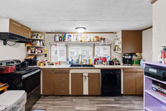 2205 Butterfield Rd 241, Yakima, WA 98901