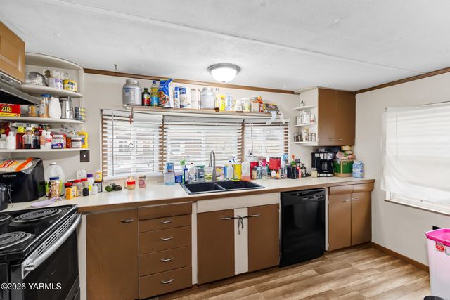 2205 Butterfield Rd 241, Yakima, WA 98901