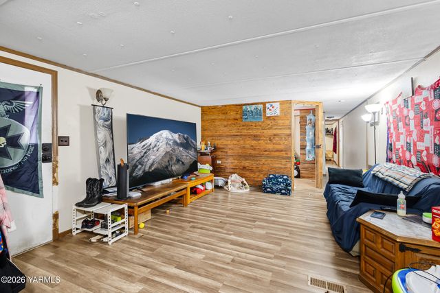 2205 Butterfield Rd 241, Yakima, WA 98901