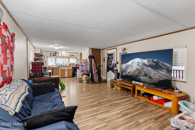 2205 Butterfield Rd 241, Yakima, WA 98901