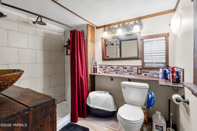 2205 Butterfield Rd 241, Yakima, WA 98901