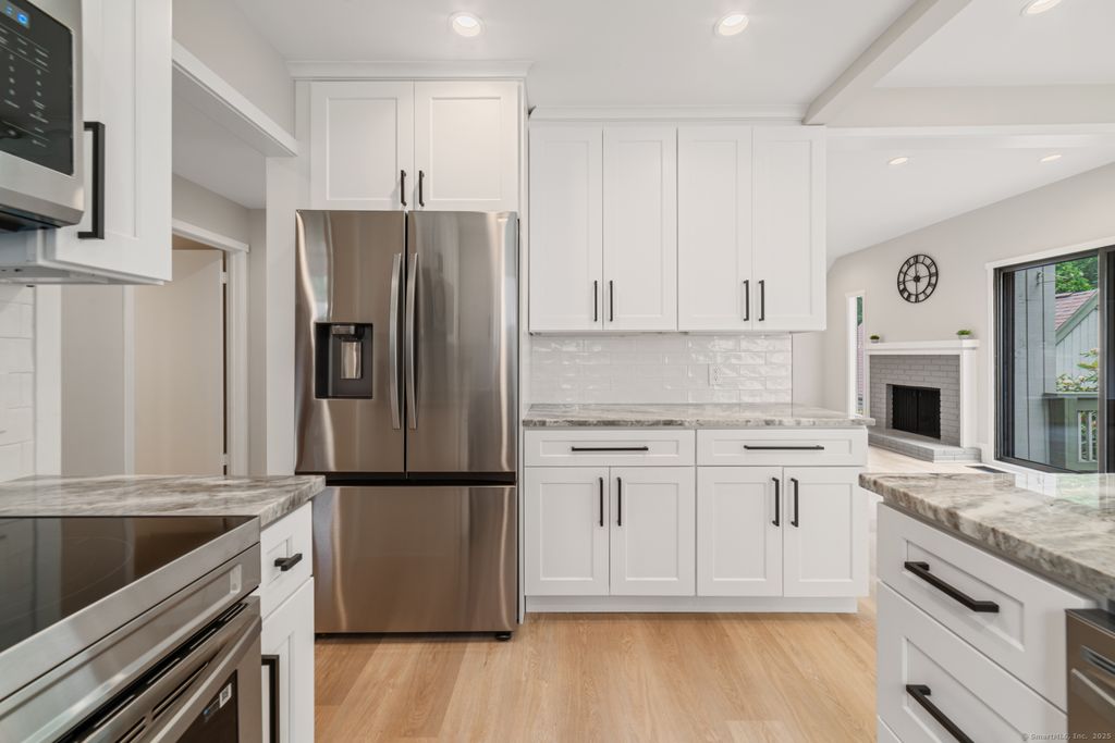900 Heritage Village B, Southbury, CT 06488