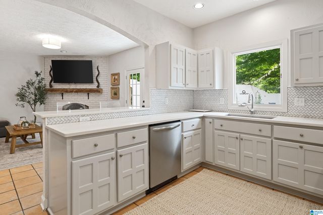3513 S WOODRIDGE ROAD, Mountain Brook, AL 35223