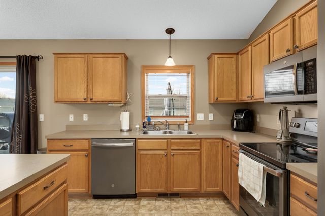 615 Dillon Avenue N, Montrose, MN 55363