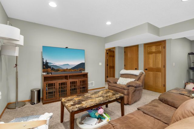 615 Dillon Avenue N, Montrose, MN 55363