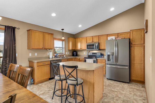 615 Dillon Avenue N, Montrose, MN 55363