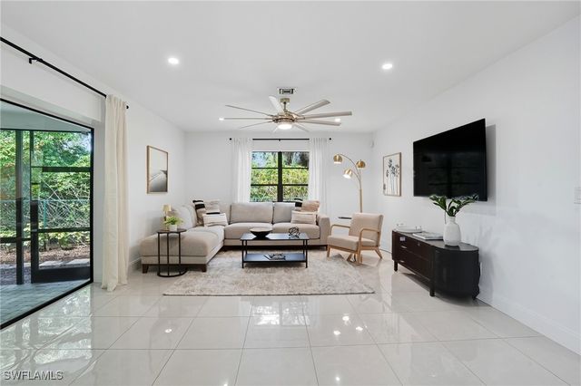 155 Old Tamiami TRL, Naples, FL 34110