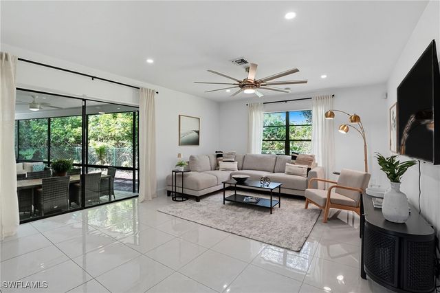 155 Old Tamiami TRL, Naples, FL 34110