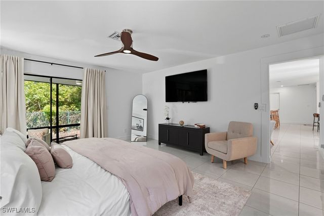 155 Old Tamiami TRL, Naples, FL 34110