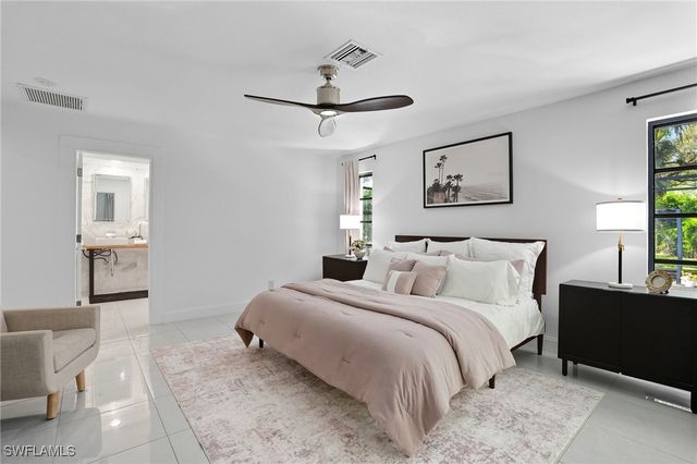 155 Old Tamiami TRL, Naples, FL 34110