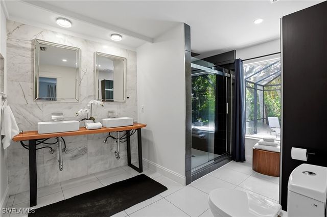 155 Old Tamiami TRL, Naples, FL 34110