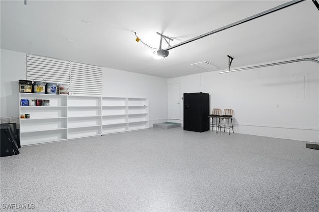 155 Old Tamiami TRL, Naples, FL 34110