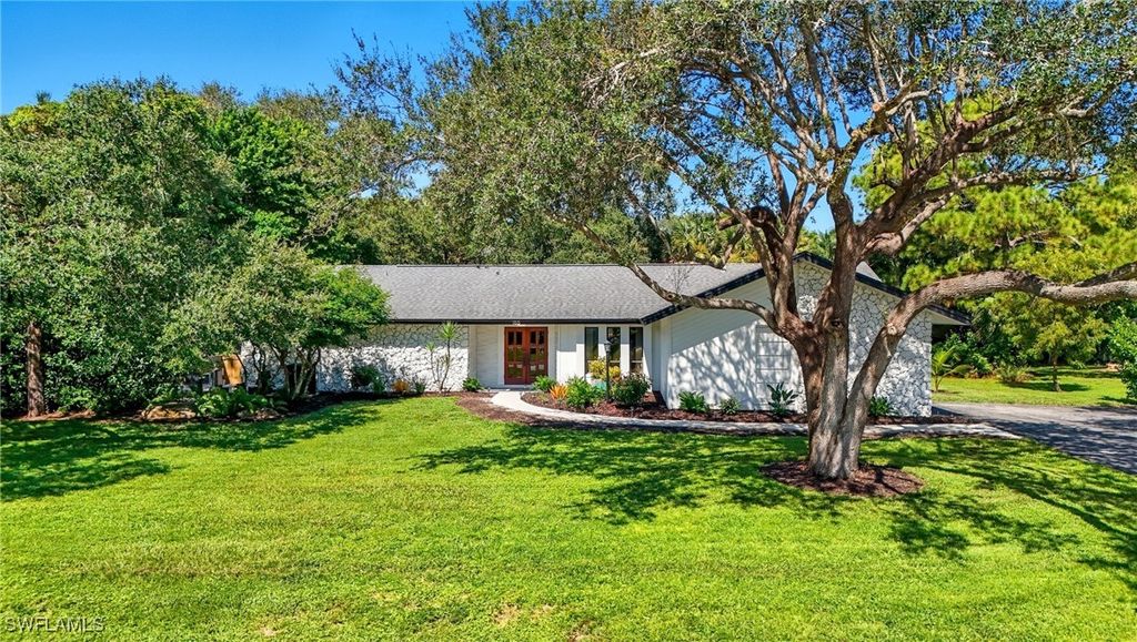 155 Old Tamiami TRL, Naples, FL 34110