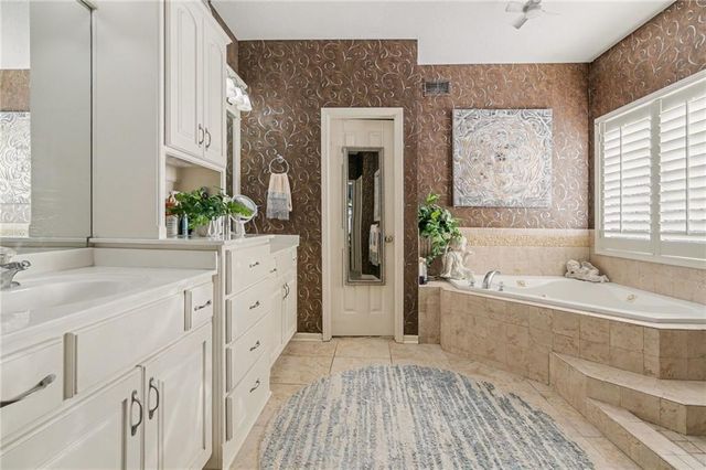 23518 W 72nd Terrace, Shawnee, KS 66227