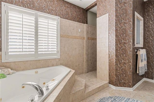 23518 W 72nd Terrace, Shawnee, KS 66227