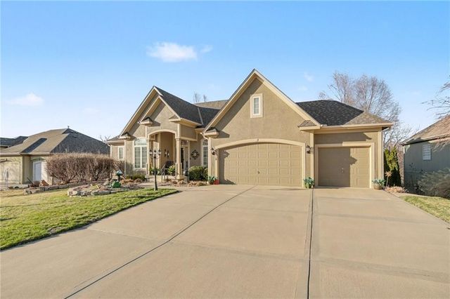 23518 W 72nd Terrace, Shawnee, KS 66227