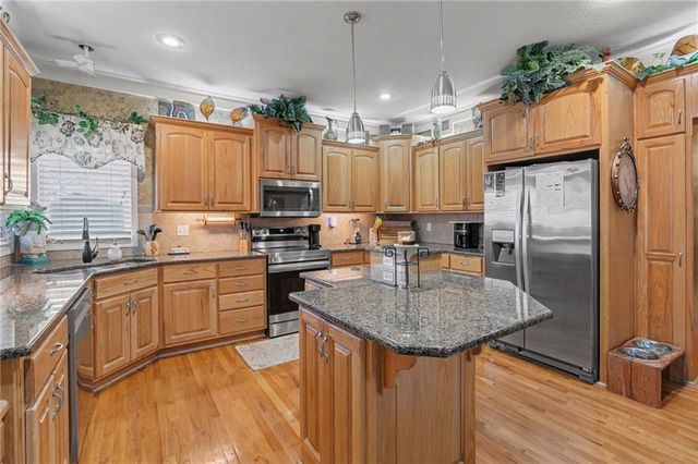 23518 W 72nd Terrace, Shawnee, KS 66227