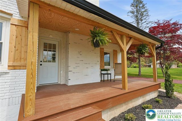 121 Ben Titus Road, Rush Twp, PA 18252