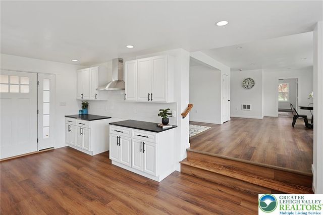 121 Ben Titus Road, Rush Twp, PA 18252