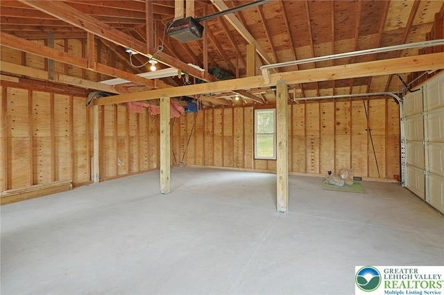 121 Ben Titus Road, Rush Twp, PA 18252
