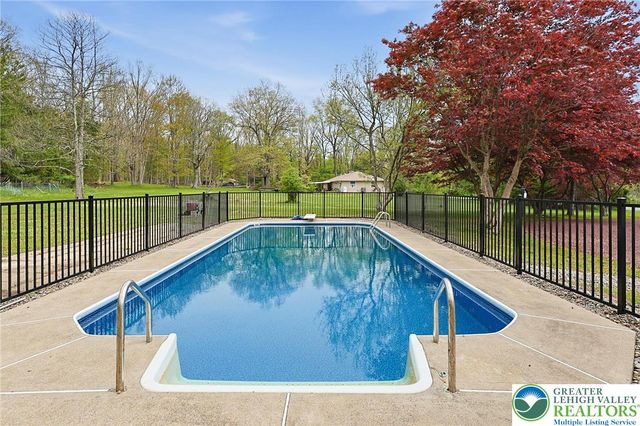 121 Ben Titus Road, Rush Twp, PA 18252