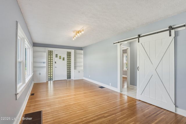 2124 Winston Ave, Louisville, KY 40205