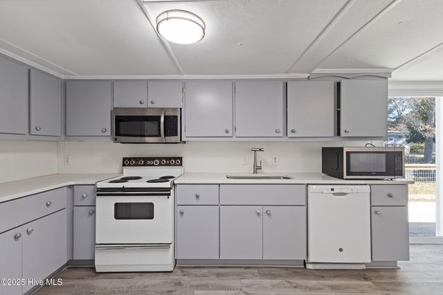 1761 Kittrell Drive SW, Ocean Isle Beach, NC 28469