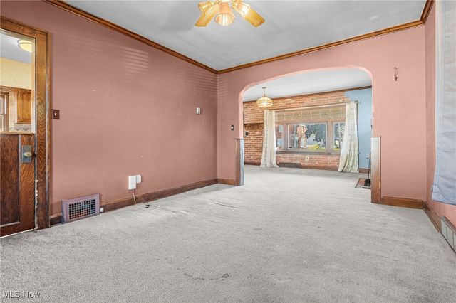 10326 Thrush Avenue, Cleveland, OH 44111