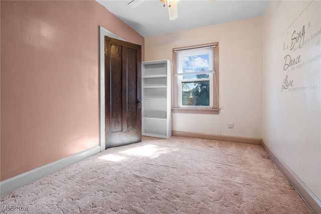 10326 Thrush Avenue, Cleveland, OH 44111