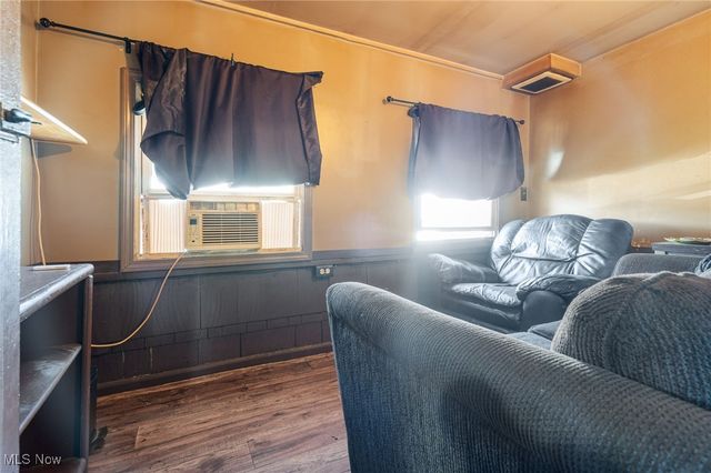 10326 Thrush Avenue, Cleveland, OH 44111