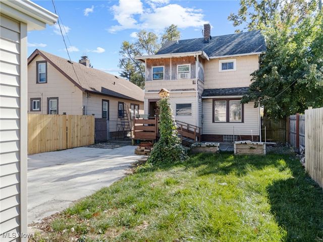 10326 Thrush Avenue, Cleveland, OH 44111