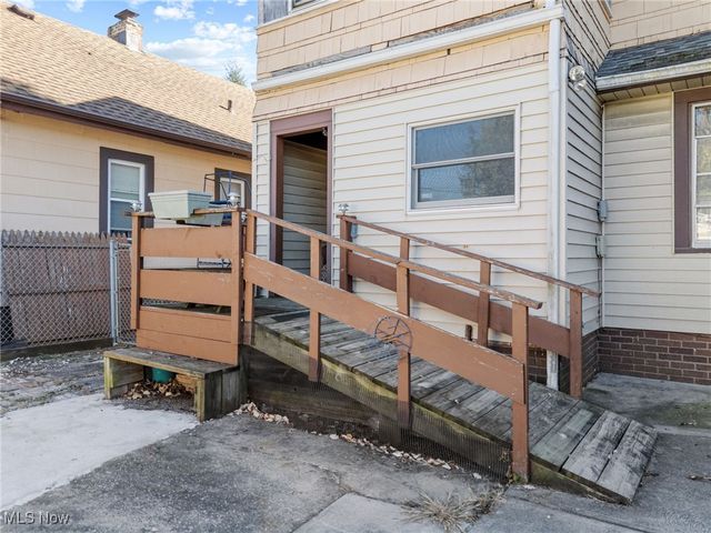 10326 Thrush Avenue, Cleveland, OH 44111