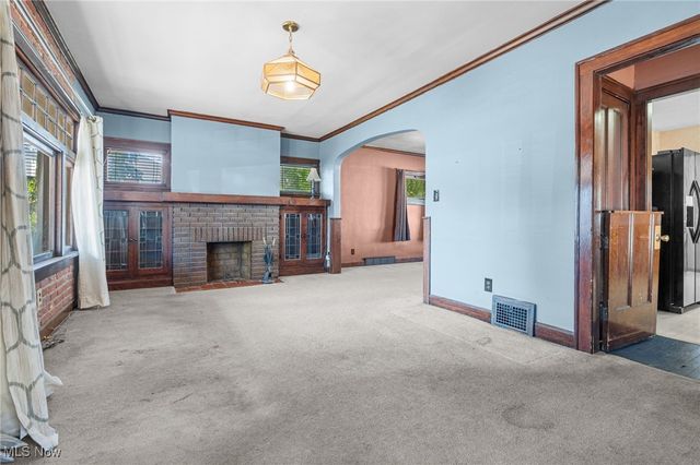 10326 Thrush Avenue, Cleveland, OH 44111