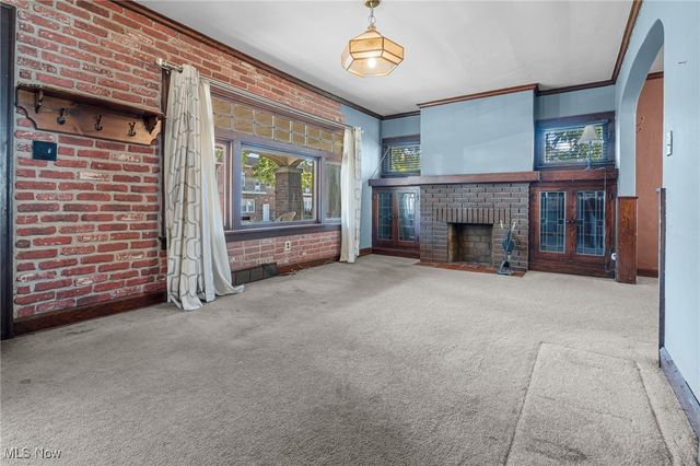 10326 Thrush Avenue, Cleveland, OH 44111