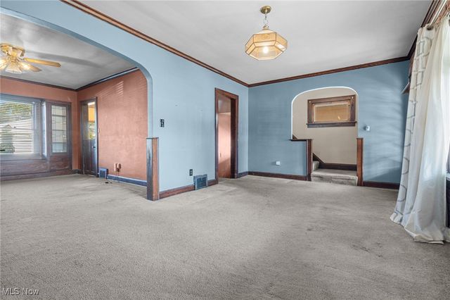 10326 Thrush Avenue, Cleveland, OH 44111