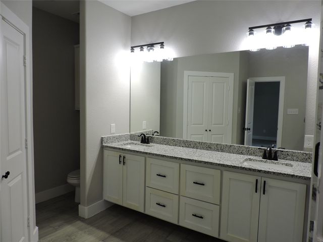 210 Holiday Drive, Gun Barrel City, TX 75156