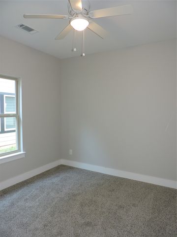 210 Holiday Drive, Gun Barrel City, TX 75156