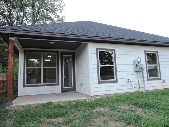 210 Holiday Drive, Gun Barrel City, TX 75156