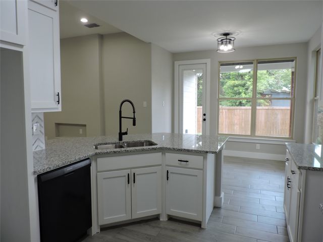 210 Holiday Drive, Gun Barrel City, TX 75156