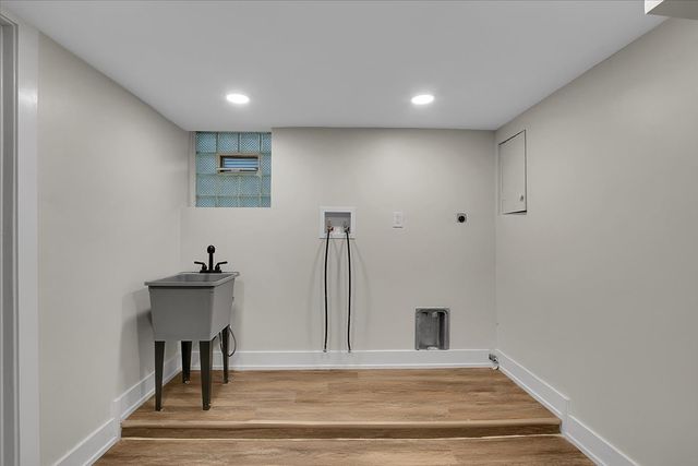 5465 W Cortez Street, Chicago, IL 60651