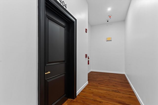 280 Essex Street 304, Lawrence, MA 01840