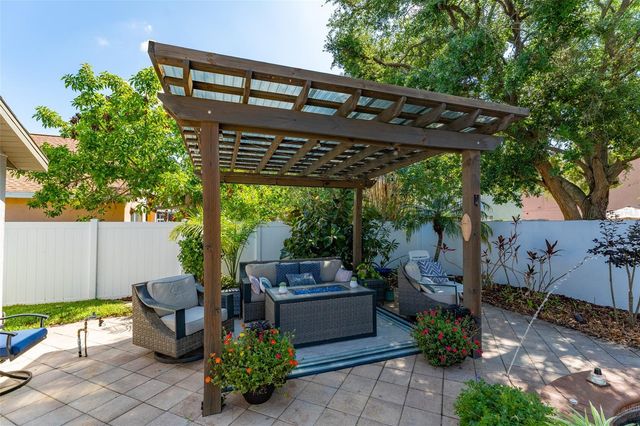 9060 PINEBREEZE DRIVE, Riverview, FL 33578