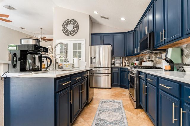 9060 PINEBREEZE DRIVE, Riverview, FL 33578