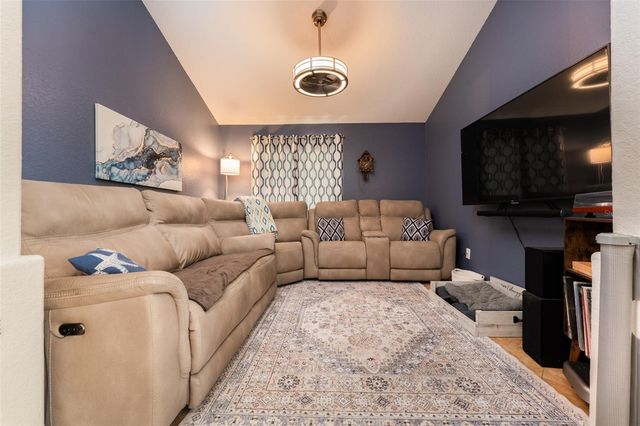 9060 PINEBREEZE DRIVE, Riverview, FL 33578