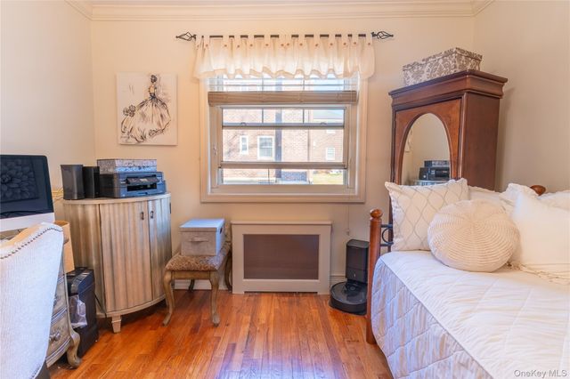 252-42 60 Avenue 595, Little Neck, NY 11362