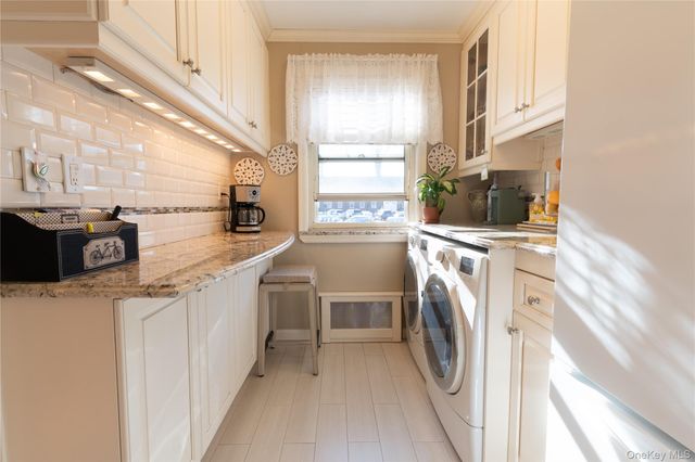 252-42 60 Avenue 595, Little Neck, NY 11362