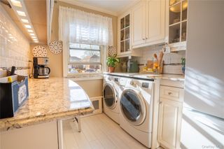 252-42 60 Avenue 595, Little Neck, NY 11362