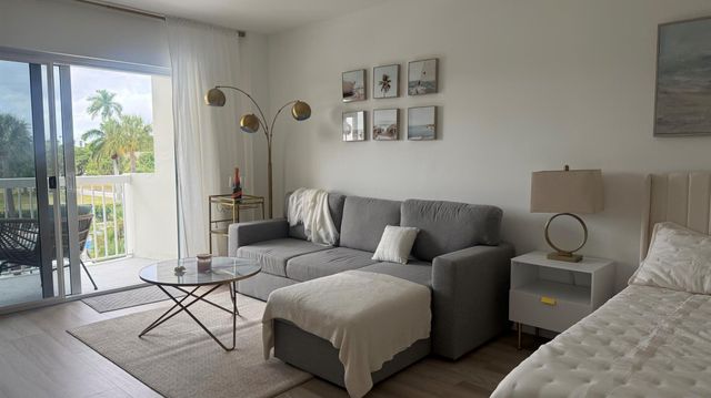 2600 N Flagler Drive 313, West Palm Beach, FL 33407